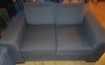 Grijze 2 zits bank, Huis en Inrichting, Banken | Bankstellen, Ophalen, Gebruikt, Tweepersoons, 75 tot 100 cm