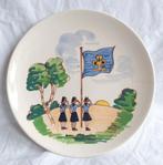 NPG Scouting dames Plateel De Vlieg Uut Soest bord aardewerk, Ophalen of Verzenden, Gebruikt, Overige typen