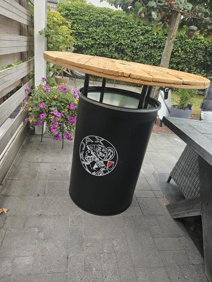 Statafel olievat met Ajax logo, Huis en Inrichting, Tafels | Statafels, Zo goed als nieuw, Ophalen