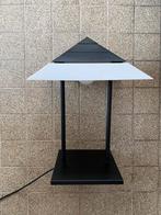 Post Modern piramide lamp van Vlieland , jaren 80, Huis en Inrichting, Lampen | Tafellampen, Minder dan 50 cm, Metaal, Post modern