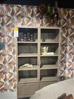 vitrine kast, Ophalen