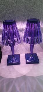 Twee Kartell Battery tafellampen te koop. De lampen zijn opl, Huis en Inrichting, Lampen | Tafellampen, Ophalen of Verzenden, Nieuw