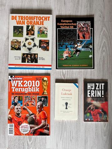 Diverse boeken Nederlands Elftal beschikbaar voor biedingen