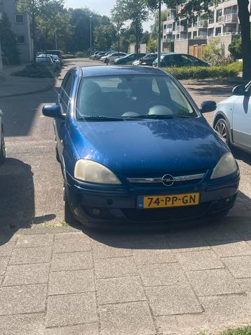 Opel Corsa 1.2 16V 3D 2004 Blauw Rijdt goed! beschikbaar voor biedingen