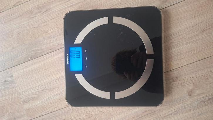 Tomado digitale weegschaal incl batterijen., Witgoed en Apparatuur, Weegschalen, Zo goed als nieuw, Personenweegschaal, 1 tot 500 gram