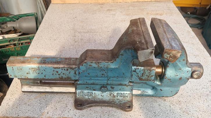 Heuer front gesmede bankschroef 150 mm, Doe-het-zelf en Verbouw, Werkbanken, Gebruikt, Bankschroef, Ophalen