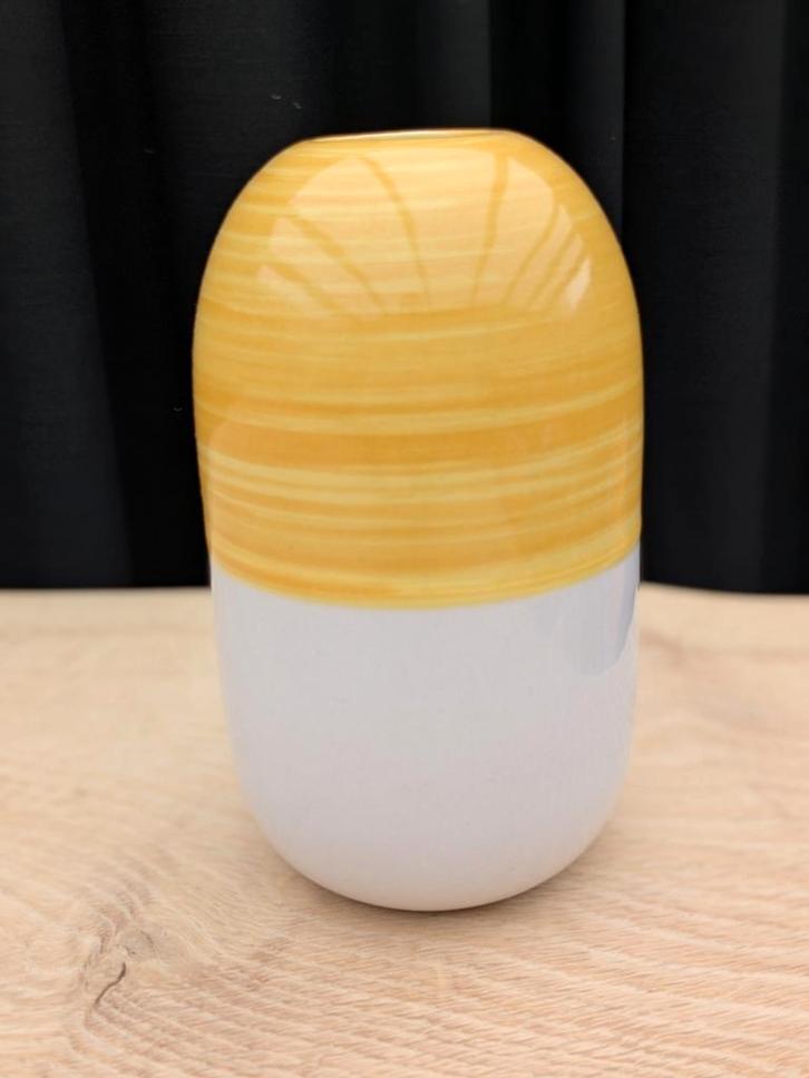 Prachtige Ikea vaas geel/wit!, Huis en Inrichting, Woonaccessoires | Vazen, Zo goed als nieuw, Geel, Minder dan 50 cm, Aardewerk of Porselein