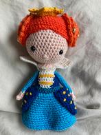 Queen Elizabeth I uit more crochet iconic women, Hobby en Vrije tijd, Ophalen of Verzenden, Zo goed als nieuw, Haken, Overige typen