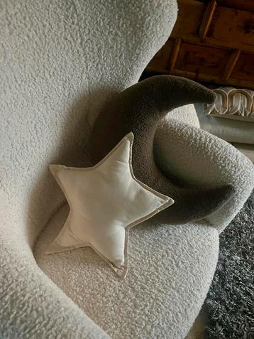 Set van 2 kussens voor de babykamer beschikbaar voor biedingen