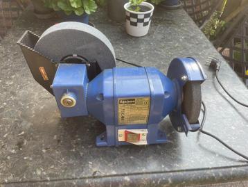 Agojama 8E425 slijpmachine beschikbaar voor biedingen