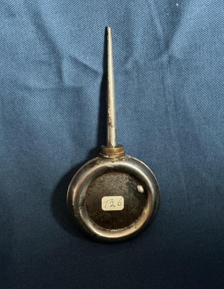 ROND DRUKSPUITJE NAVULBAAR 11.5 CM H 5 CM B DIK 15 MM, Antiek en Kunst, Antiek | Gereedschap en Instrumenten, Ophalen of Verzenden