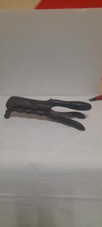 Antieke ijzeren notenkraker ., Ophalen of Verzenden