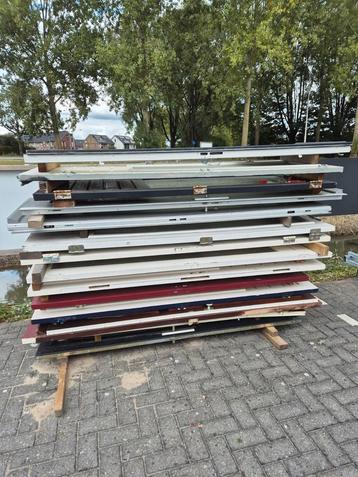 Partij van 14 Gebruikte Binnendeuren beschikbaar voor biedingen