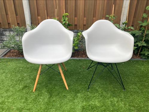 Stoelen - Eames DAW / DAR - Grijs - Replica, Huis en Inrichting, Stoelen, Gebruikt, Twee, Hout, Kunststof, Metaal, Grijs, Ophalen