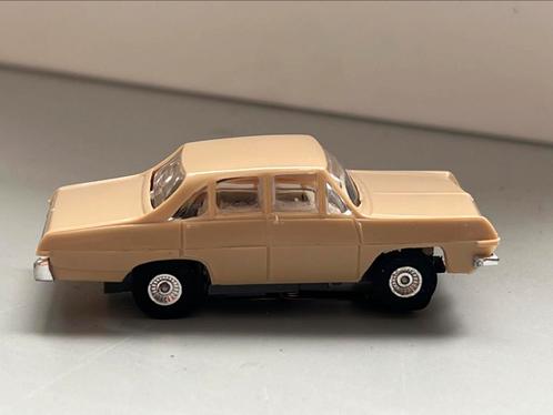 Faller AMS Opel Diplomat beige en Fiat 1800 geel., Hobby en Vrije tijd, Modeltreinen | H0, Nieuw, Overige typen, Overige merken