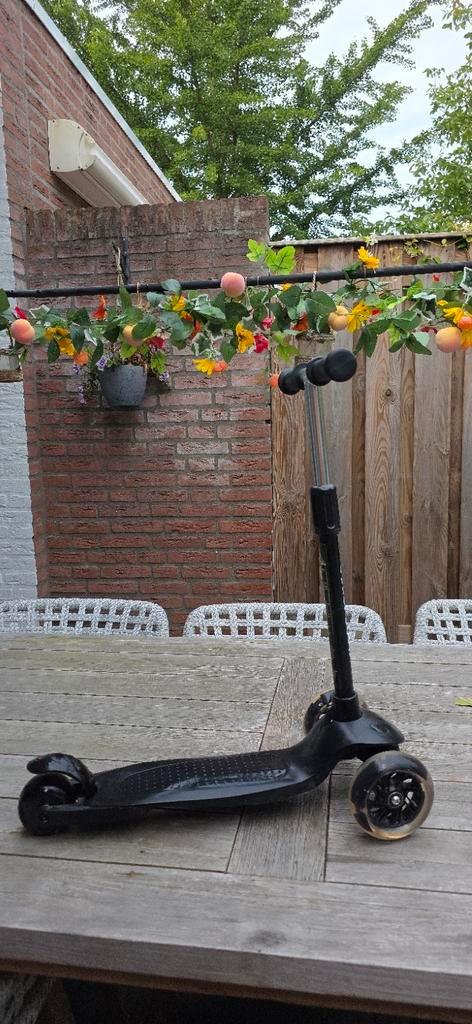LifeGoods HappyStep - Kinderstep (met lichtgevende wielen), Fietsen en Brommers, Steps, Gebruikt, Overige typen, Ophalen