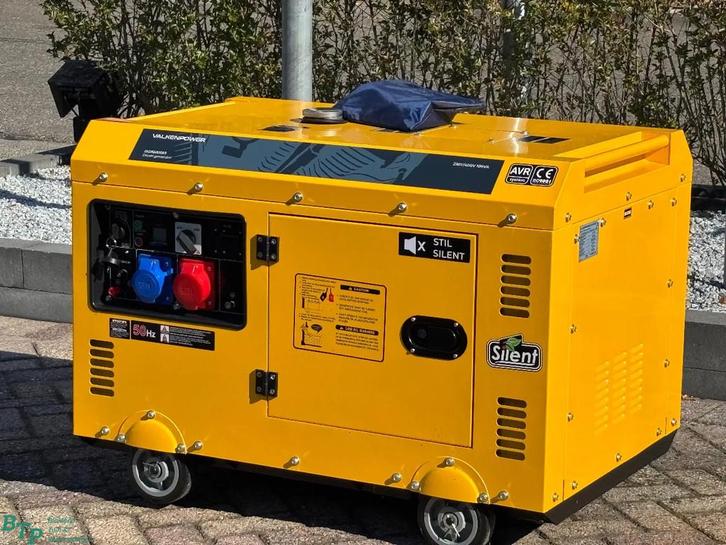 Demo Diesel noodstroom generator 230 en 400v krachtstroom, Zakelijke goederen, Machines en Bouw | Aggregaten