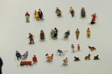 4. Modelspoor diverse figuurtjes kinderen en dieren HO  beschikbaar voor biedingen