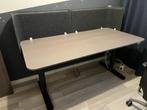 bruin/zwart zit-sta bureau Bekant Ikea met werkblad 160*80, Elektrisch, Gebruikt, Ophalen, Bureau