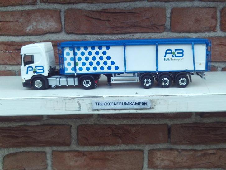 WSI  Scania  R  Highline    van  AB  Transport  Group., Hobby en Vrije tijd, Modelauto's | 1:50, Nieuw, Bus of Vrachtwagen, Wsi