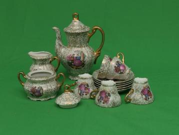 Oud mokka servies beschikbaar voor biedingen