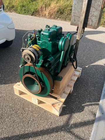 Volvo Penta 2 B 2 cil scheepsmotor met keerkoppeling  beschikbaar voor biedingen