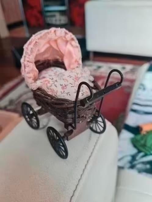 poppenhuis miniaturen caco kinderwagen, Ophalen of Verzenden, Nieuw, Poppenhuis