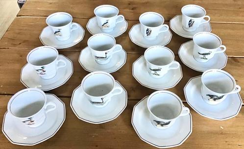 HOLLANDSE LANDSCHAPPEN 12 KOP EN SCHOTELS MET VOGELS, Huis en Inrichting, Keuken | Servies, Zo goed als nieuw, Kop(pen) en/of Schotel(s)