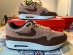 Nike Air Max 1 (44), Bruin, Nieuw, Ophalen of Verzenden, Sneakers of Gympen