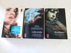 BOEKEN VAN IRIS JOHANSEN WINDDANSER LELIJK EENDJE DE NARCOSE, Boeken, Ophalen of Verzenden, Gelezen, Iris Johansen, Nederland