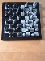 Schaakbord en schaakstukken van marmer., Ophalen of Verzenden, Zo goed als nieuw