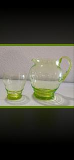 Groene glazen kan en beker set  KRISTALUNIE MAASTRICHT, Antiek en Kunst, Antiek | Glas en Kristal, Verzenden