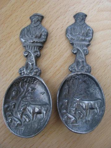 2 mooie tinnen lepels beschikbaar voor biedingen