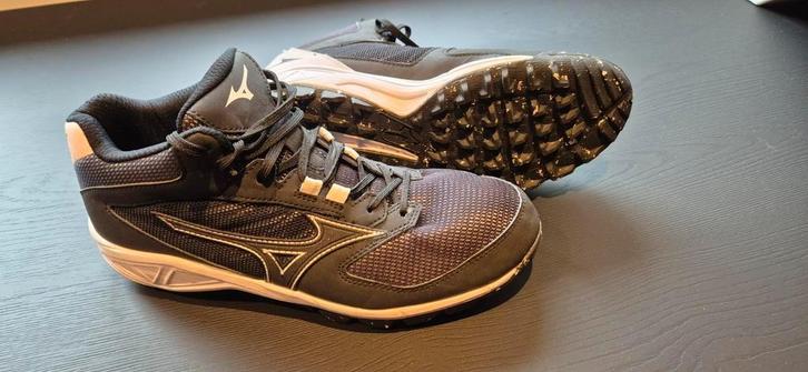 Mizuno Kunstgrasschoenen - Maat 40.5, Sport en Fitness, Korfbal, Zo goed als nieuw, Schoenen, Ophalen of Verzenden