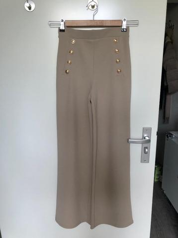 Broek H&M maat xs / 34 beige goudkleurige knopen beschikbaar voor biedingen