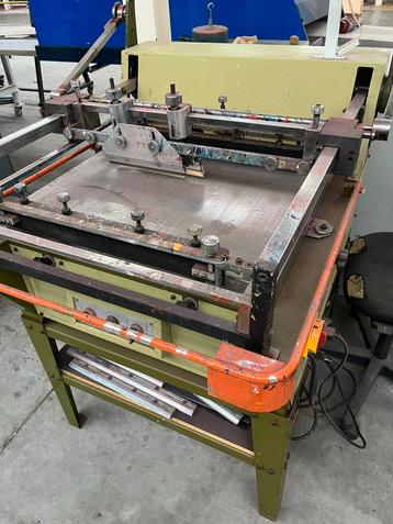 Zeefdrukmachine Half Automaat - Industrieel Gebruik beschikbaar voor biedingen