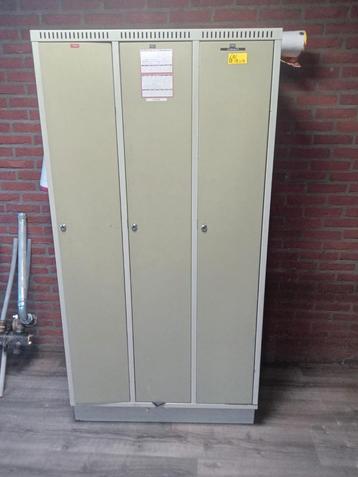 Hang lockerkast old-school  beschikbaar voor biedingen