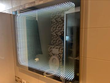 Infinity spiegel 3D verlichting badkamer  beschikbaar voor biedingen