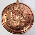 1519. Koperen beddenpan – Adam en Eva reliëf, 19e eeuw, Antiek en Kunst, Antiek | Koper en Brons, Ophalen of Verzenden