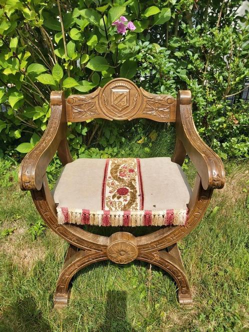 Antieke Dagobert armstoel, Antiek en Kunst, Antiek | Meubels | Stoelen en Banken, Ophalen