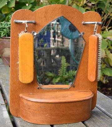 Vintage Hal Wandspiegel met Borstels. beschikbaar voor biedingen