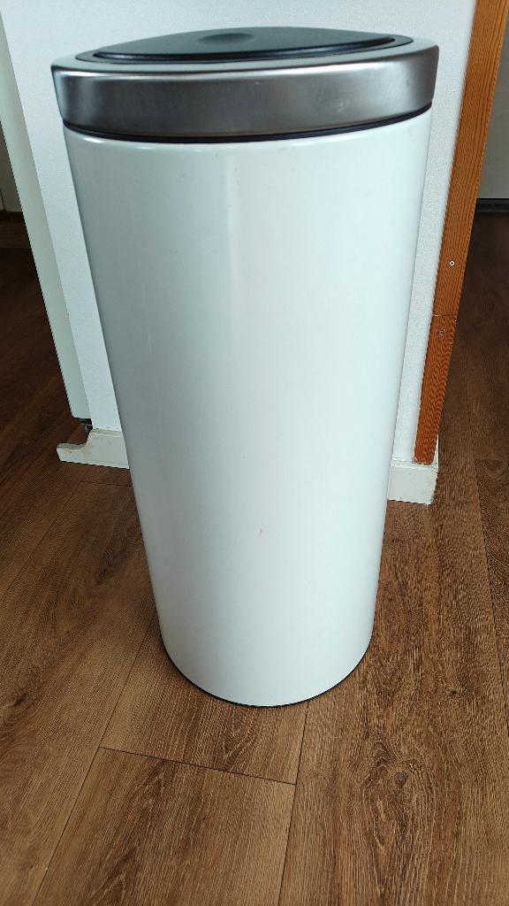 Brabantia Touch bin 30 liter ivoorwit/rvs/zwart, Huis en Inrichting, Woonaccessoires | Prullenbakken, Gebruikt, Rvs, 50 tot 75 cm