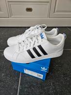 Witte Adidas sneaker maat 9/43, Kleding | Heren, Ophalen of Verzenden, Wit, Zo goed als nieuw, Sneakers of Gympen