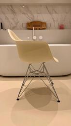 Vitra Eames DAR chair, Ophalen of Verzenden, Zo goed als nieuw, Wit, Eén
