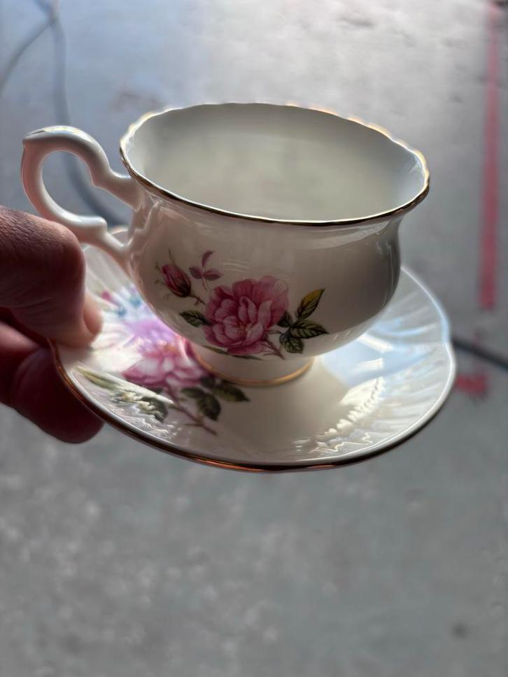 Vintage Staffordshire Crown Bone China Theekop, Antiek en Kunst, Antiek | Porselein, Ophalen of Verzenden