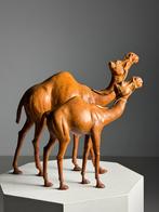 Set van 2 lederen dromedarissen, Ophalen, Zo goed als nieuw, Beeldje of Figuurtje