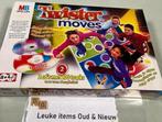 Twister moves. Gezelschapsspel. €6,99, Hobby en Vrije tijd, Gezelschapsspellen | Bordspellen, Ophalen of Verzenden, Zo goed als nieuw