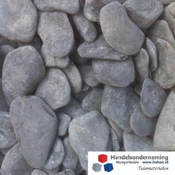 Flat pebbles zwart plat afgeronde kiezels antraciet uniek beschikbaar voor biedingen