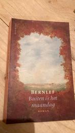 Bernlef - Buiten is het maandag, Bernlef, Ophalen of Verzenden, Zo goed als nieuw