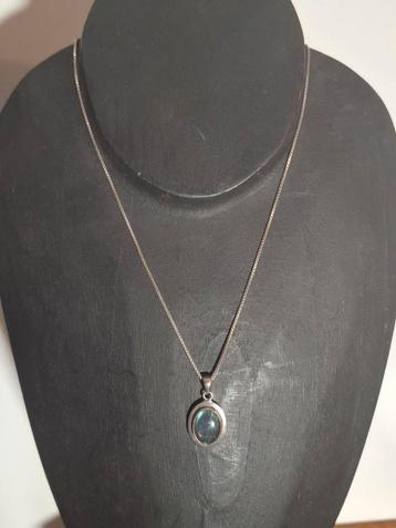 Vintage zilveren hanger met steen.  beschikbaar voor biedingen